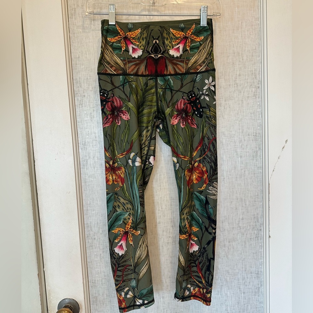 Yoga democracy capri legging size xs EUC